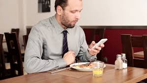 texting-while-eating