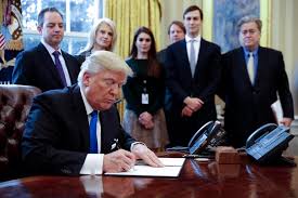 trump-signing-exec-orders